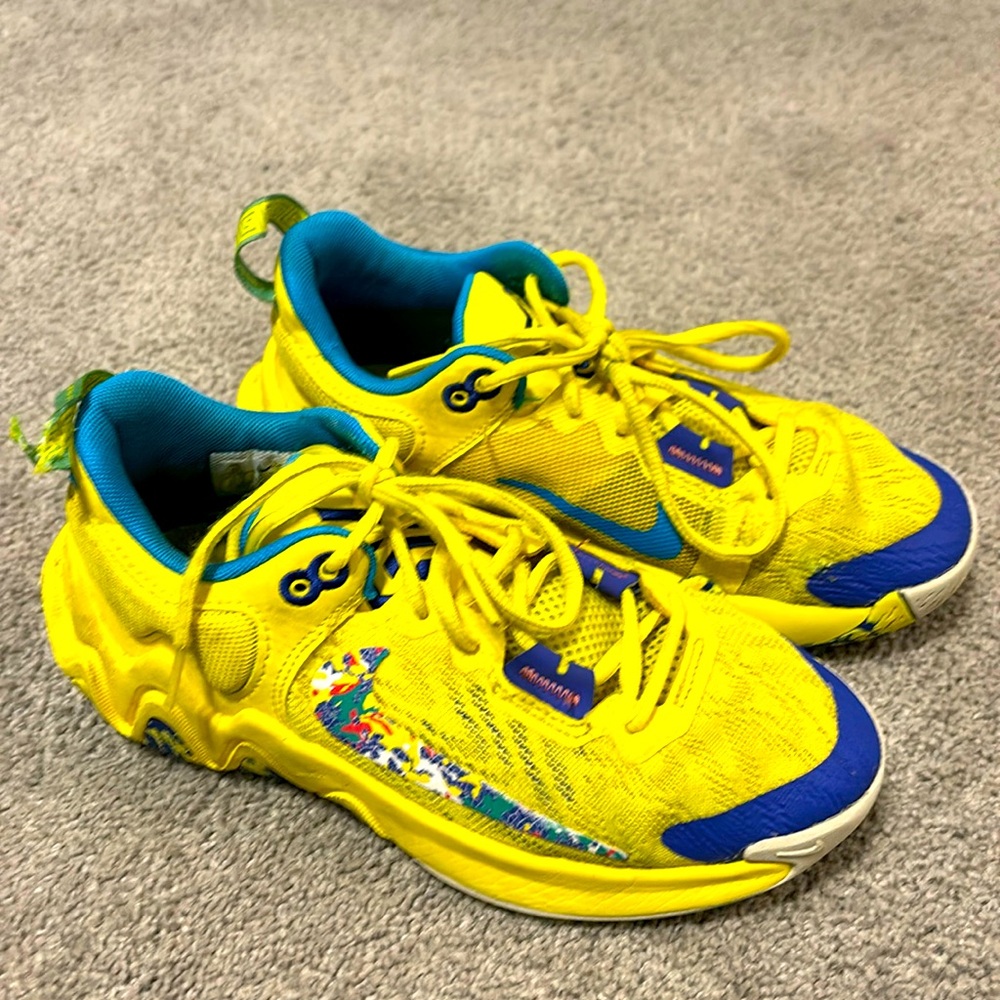 Boys Basketball Sneakers size 4